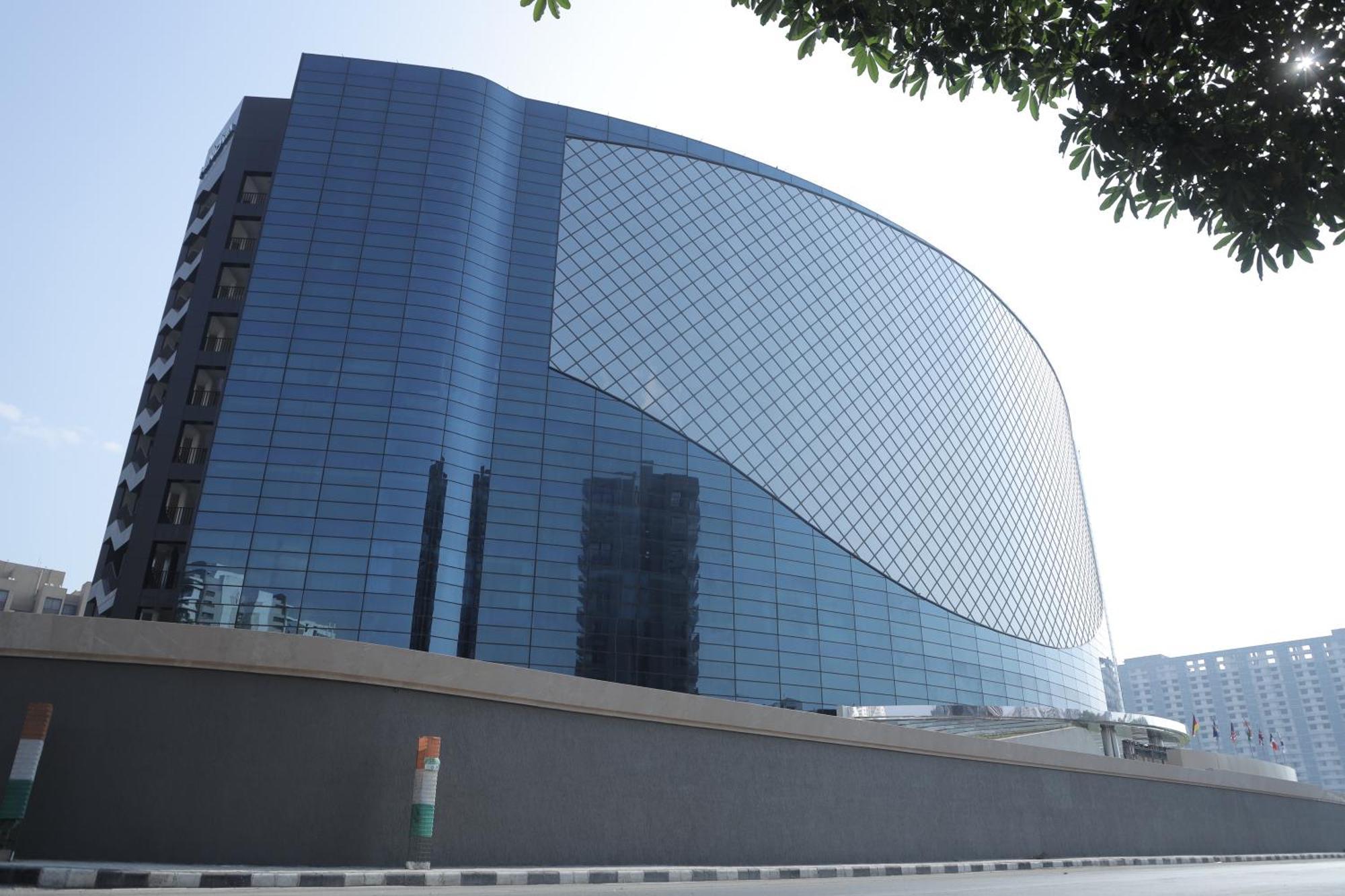 The World Surat Exterior foto