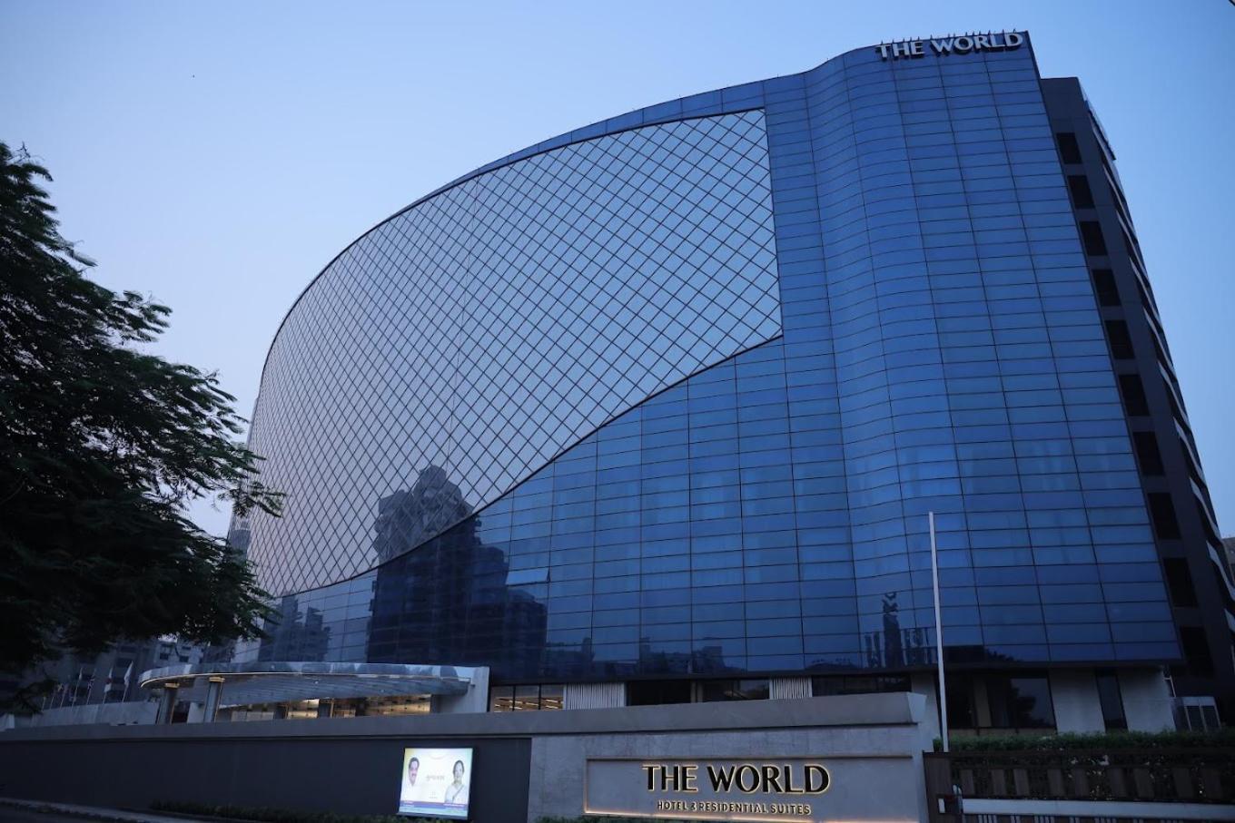 The World Surat Exterior foto